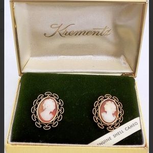 Vintage Krementz Genuine Shell Cameo 14K Gold box